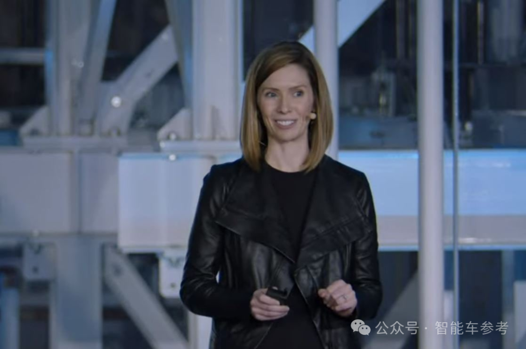 马斯克刚回美国，旋风裁掉了这个部门